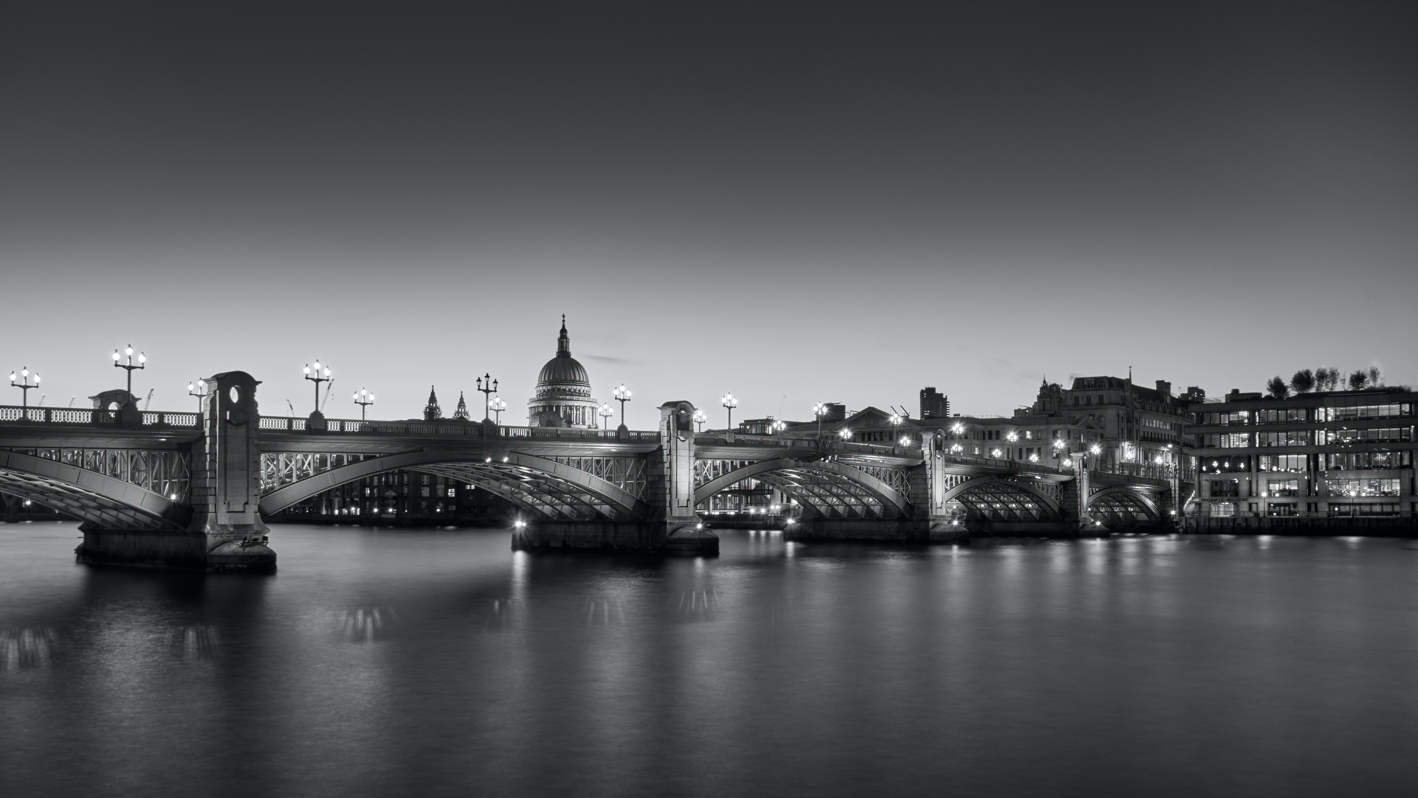 London Bridge Photo